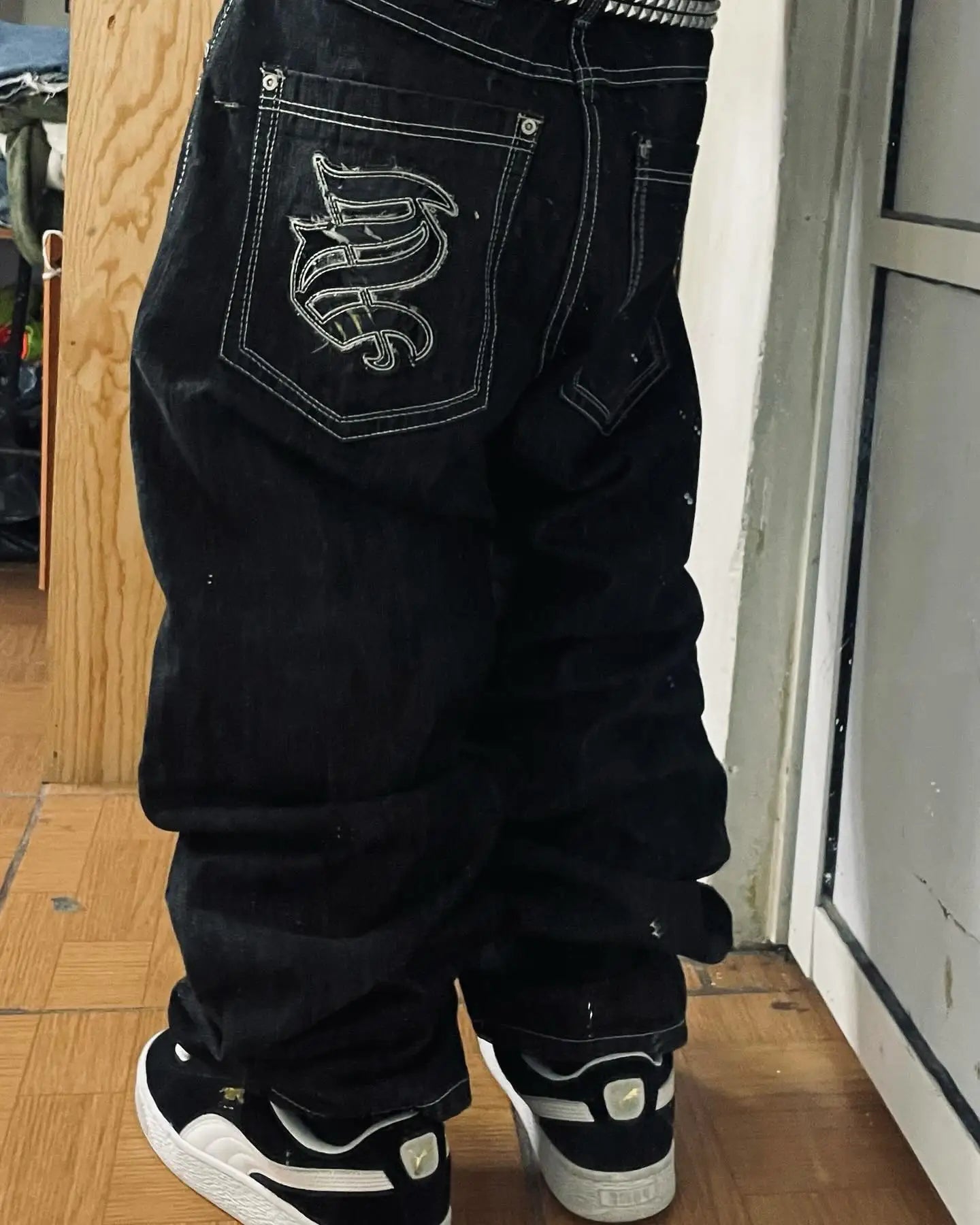 Embroidered Design Baggy Jeans